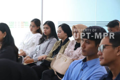 Para peserta sedang mendengar arahan dalam acara (CDC) Career Development Center UNAS Gelar Campus Hiring Bersama PT.  Itrias Mandiri Sejati, Selasa, 14 Januari 2025, di Ruang Seminar Selasar Lt.3