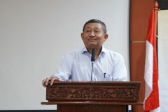 Sambutan oleh Dekan Fakultas Ekonomi dan Bisnis (FEB) Universitas Nasional (UNAS) Prof. Dr. Ir. Edi Sugiono, S.E., M.M.  dalam kegiatan Seminar Nasional Himpunan Mahasiswa Bisnis Digital (HIMABISDIG) di Ruang Aula Blok I Lt.IV, pada Senin, 9 Desember 2024.