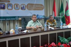 Sambutan oleh Prof. Dr, Edi Sukardi, M.Pd dalam kegiatan temu ilmiah di Ruang Seminar Menara UNAS 1 Ragunan, Sabtu, 21 Desember 2024.