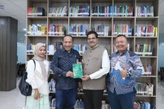 Kedutaan Besar INDIA Mr. Ram Kumar mengunjungi Cyber Library UNAS pada Selasa, 17 Desember 2024.