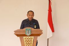 Sambutan oleh Kepala Biro Administasi Kemahasiswaan Universitas Nasional Kamaruddin Salim, S.Sos.,M.Si. dalam kegiatan Sosialisasi Beasiswa Kedutaan Besar INDIA, pada Selasa, 17 Desember 2024 di Exhibition Room UNAS.