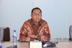 Sambutan oleh Head of HR&Legal PT.Bank Shinhan Dimas Febriyanto dalam kegiatan Simbolisasi Penyerahan Beasiswa PT. Bank Shinhan Indonesia, pada Selasa, (7/1) di Ruang Rapat Cyber UNAS.