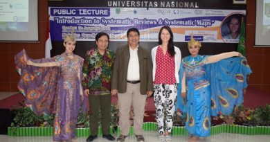 Kuliah Umum Oleh Dr. Jacqualyn Eales
