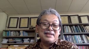 Komite Nasional MAB Indonesia dan Pusat Penelitian Biologi LIPI, Prof. Dr. Ir. Y. Purwanto, DEA., sebagai pembicara dalam webinar yang diadakan PPM-Unas dan PERAGI Komda DKI dengan tema "Pengelolaan Lingkungan Berbasis Keanekaragaman Hayati dan Permaculture untuk Mendukung Kehidupan Ekosistem yang Berkelanjutan" pada hari Jumat, 11 Juni 2021