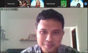 Founder Sendalu Permaculture, Gibran Tragadi, sebagai pembicara dalam webinar yang diadakan PPM-Unas dan PERAGI Komda DKI dengan tema "Pengelolaan Lingkungan Berbasis Keanekaragaman Hayati dan Permaculture untuk Mendukung Kehidupan Ekosistem yang Berkelanjutan" pada hari Jumat, 11 Juni 2021