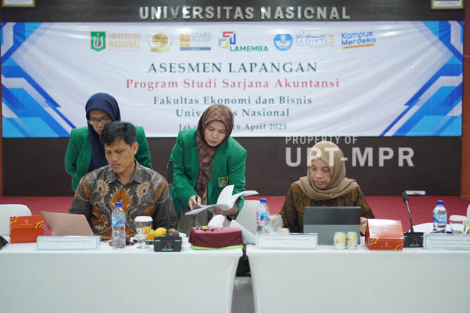 Pengecekan dokumen oleh asesor